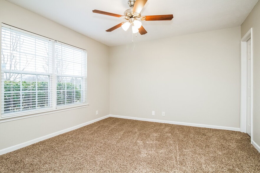 Building Photo - 1413 Chesterbrook Ct