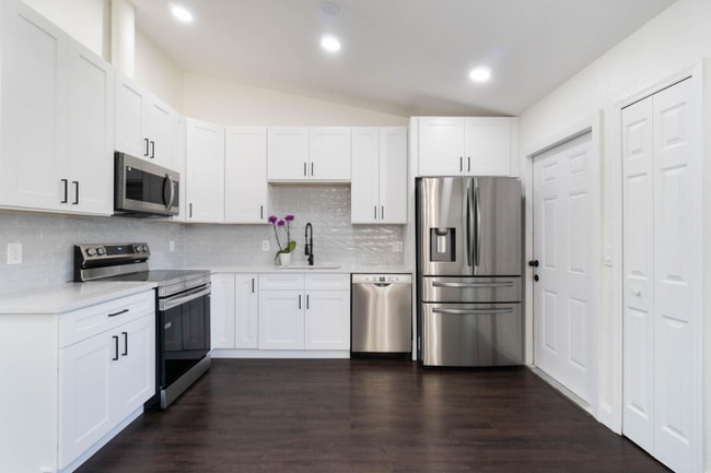 Building Photo - 827 Albi Ct