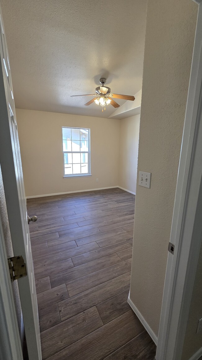 Building Photo - 12340 Tierra Arroyo Dr