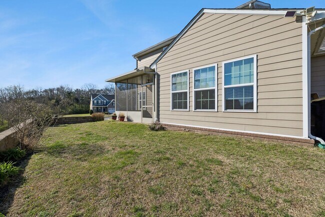 Building Photo - Charming and move-in ready 3-bedroom, 2.5-bath home
