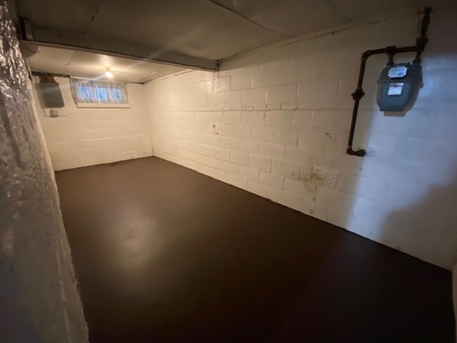 Building Photo - Bright 3BR+2BA Bungalow by Downtown