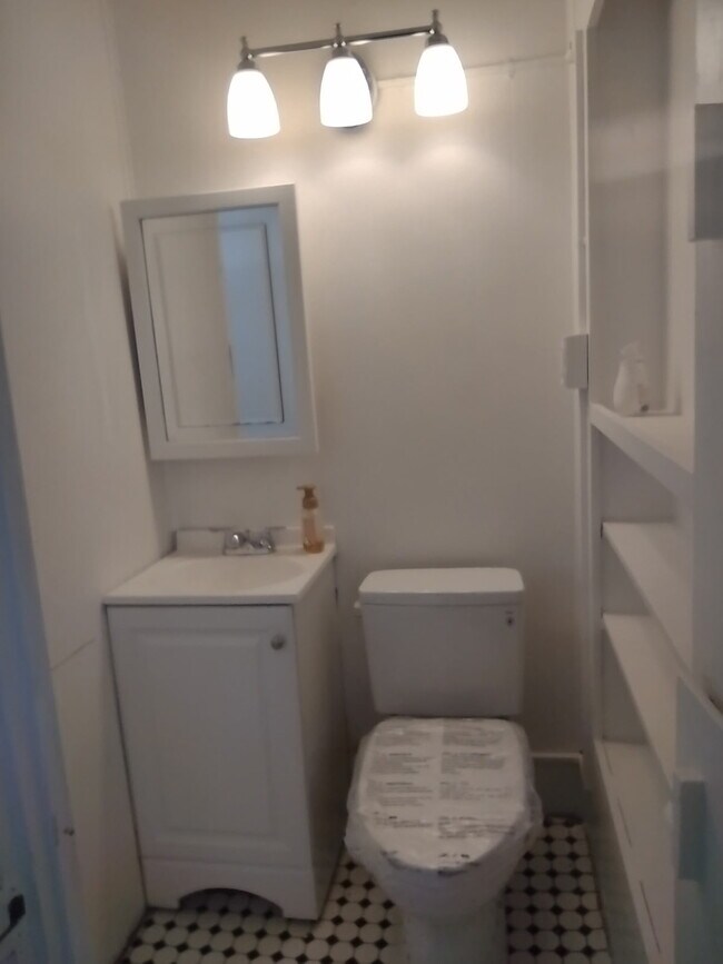 Building Photo - 1056 Butler St