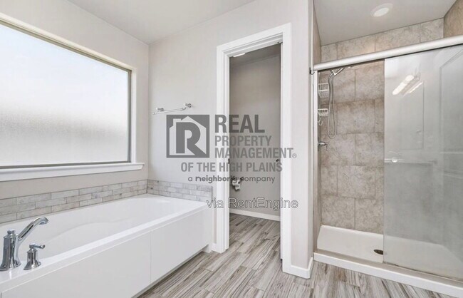 Building Photo - 9405 Sydney Dr