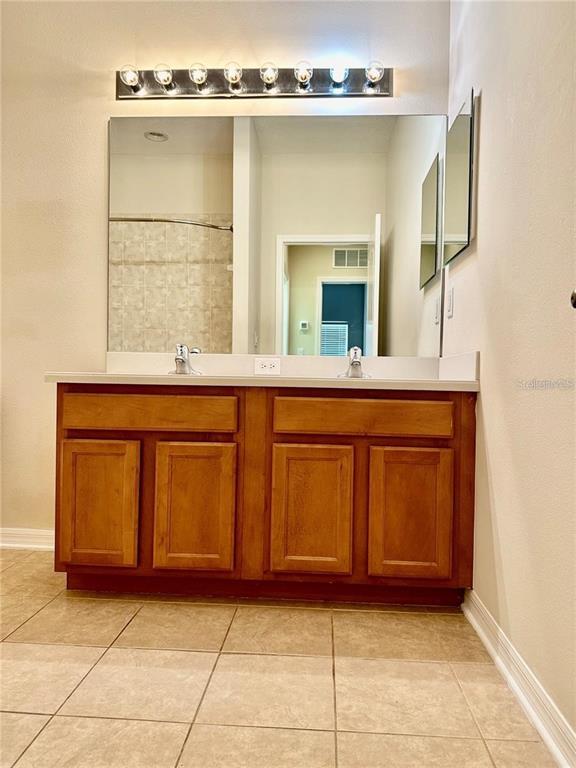 Building Photo - 9249 Edistro Pl