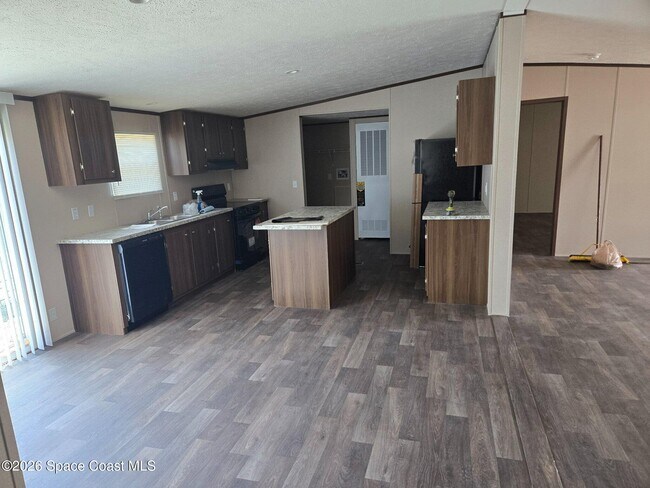 Building Photo - 419 Egret Cir