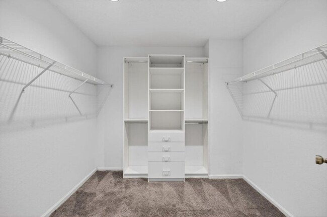 Building Photo - 18196 Clear Brook Cir