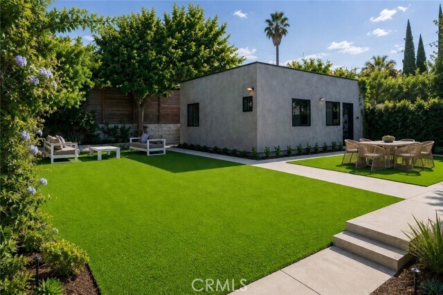 Building Photo - 348 S Orange Dr