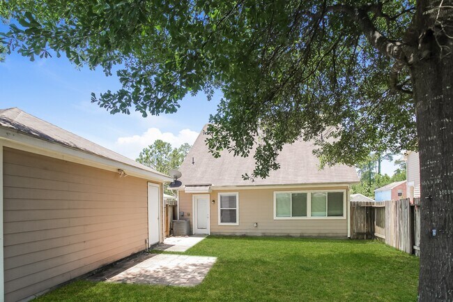 Building Photo - 419 Laurel Sage Dr