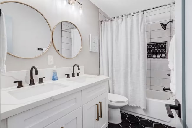 Building Photo - ? Modern 3 Bed 2 Bath in National City – F...