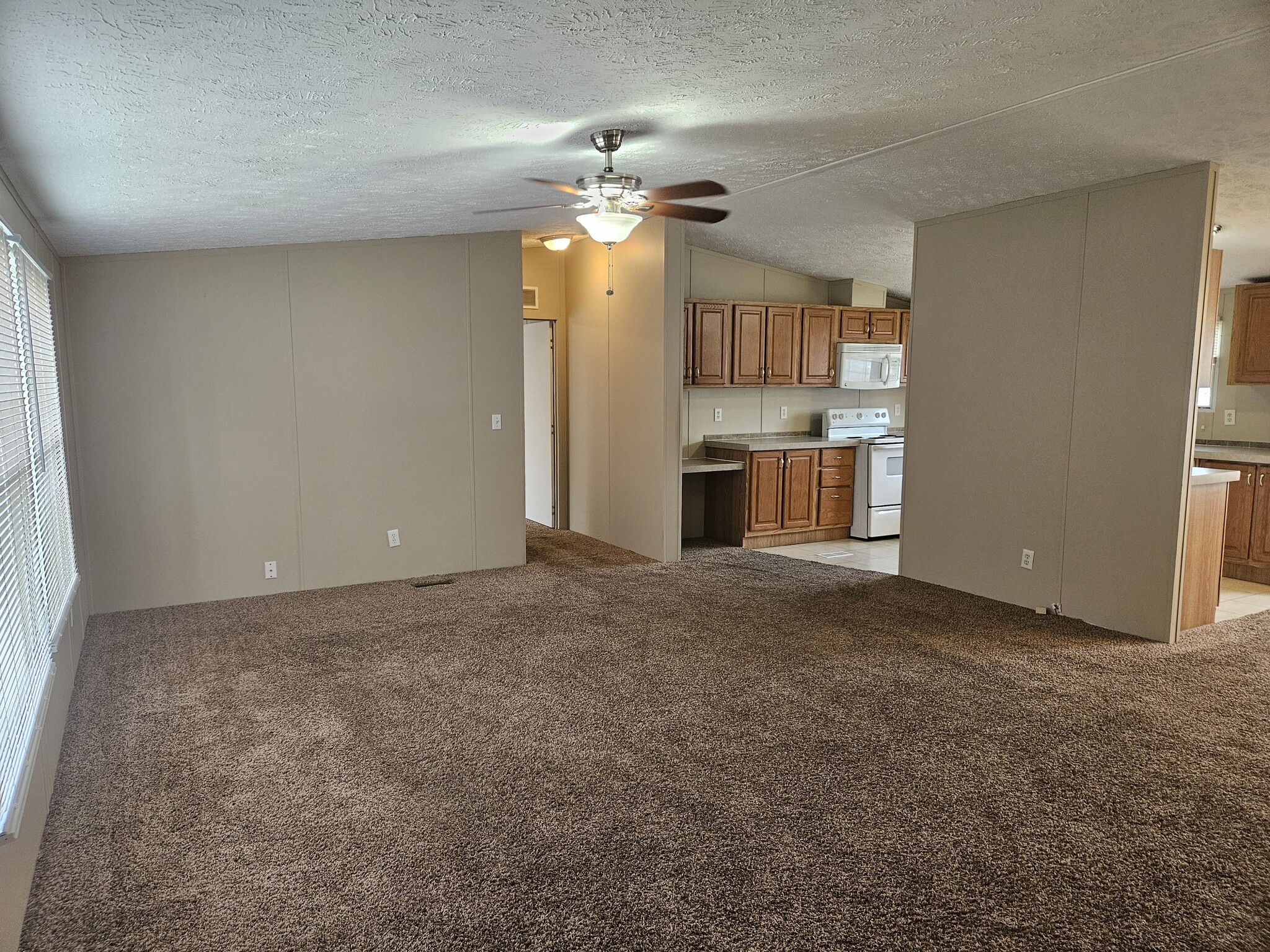 Building Photo - 159 Lynnwood Cir
