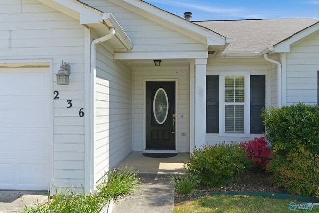 Building Photo - 236 River Oaks Dr