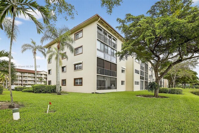 Building Photo - 1500 SW 131st Way