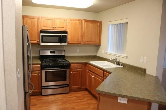Building Photo - Cute, Cozy, convenient Arcata 3 bedroom townhouse with small fenced yard, laundry