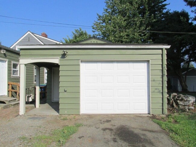 Building Photo - 2 Bedroom House in Sedro-Woolley