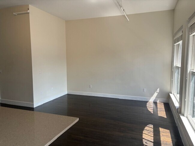 Building Photo - Charming 1bd/1ba Condo – Denver Dry Goods ...