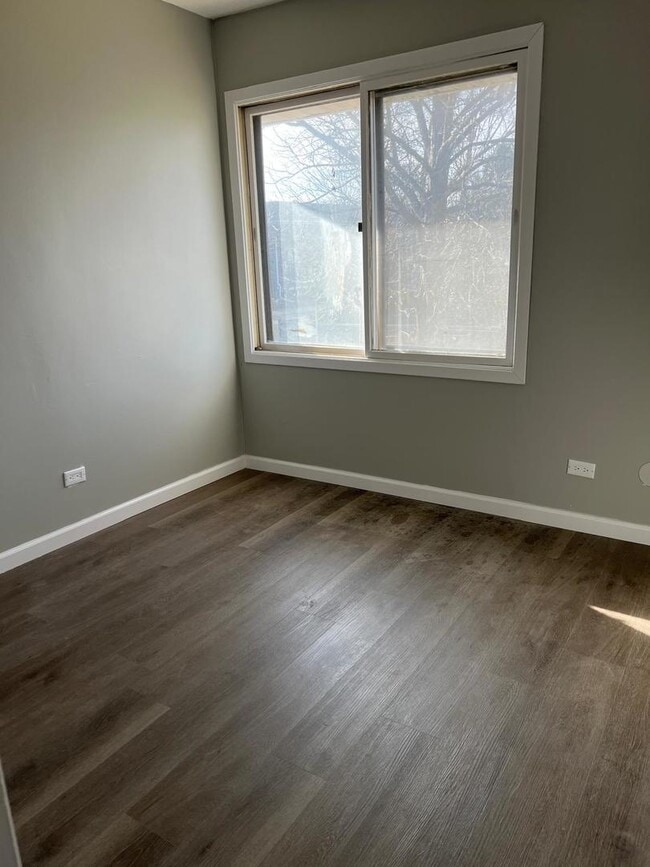 Building Photo - 5546 Carmel Dr