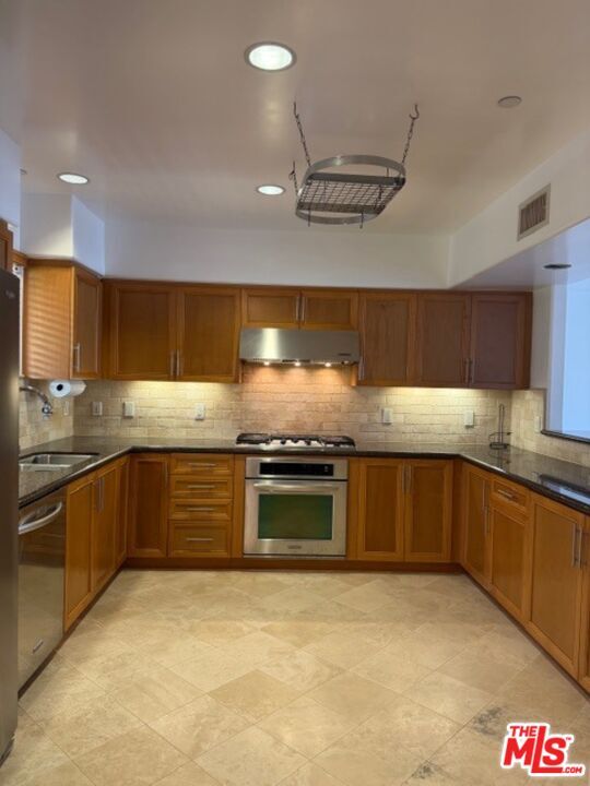 Building Photo - 8238 W Manchester Ave