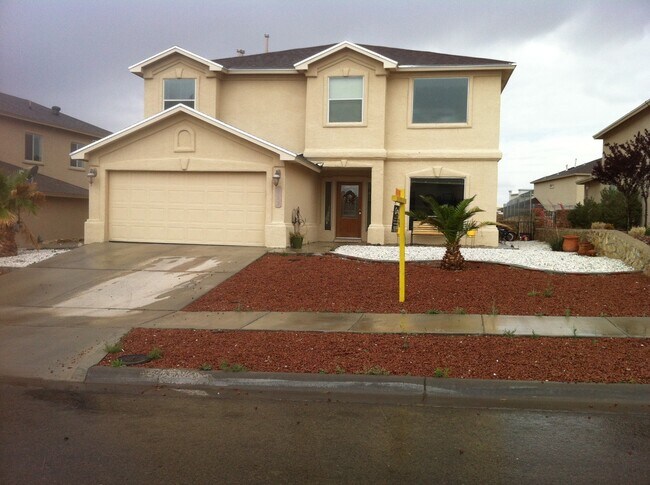 Primary Photo - East El Paso 5Bed/3Bath Refrig A/C!