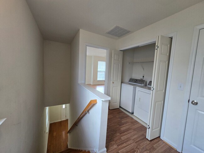 Building Photo - Gateway at Brier Creek