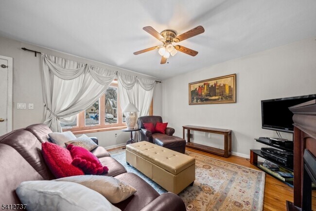 Building Photo - 784 Cherry St