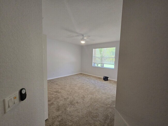 Building Photo - Bright + Spacious Home for Rent in West La...