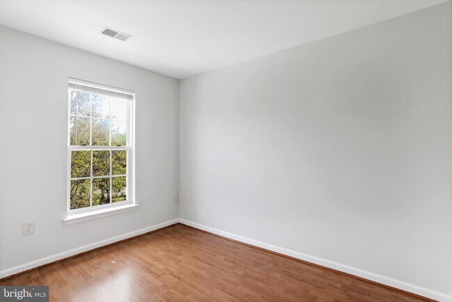 Building Photo - 6140 Newport Terrace