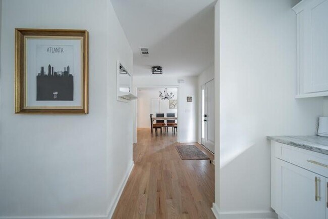 Building Photo - 3154 N Druid Hills Rd