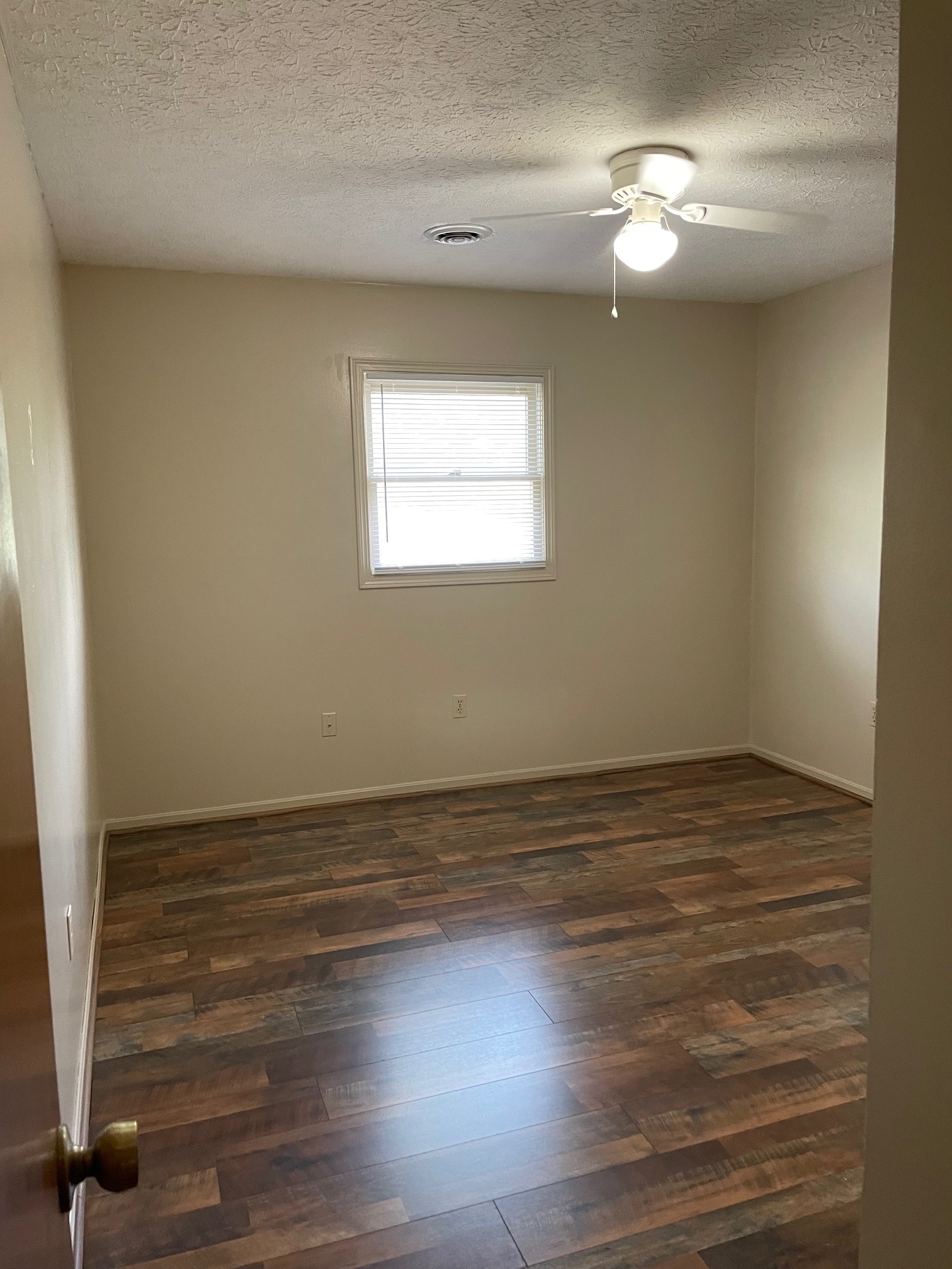 Front Bedroom - 5459 Hebbardsville Rd