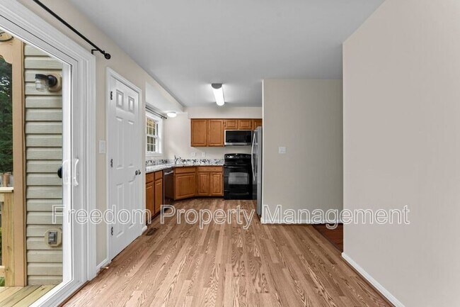 Building Photo - 8644 Sanderling Dr