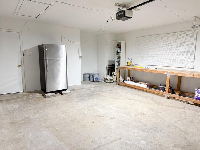 Building Photo - 11910 Stout Oak Trail