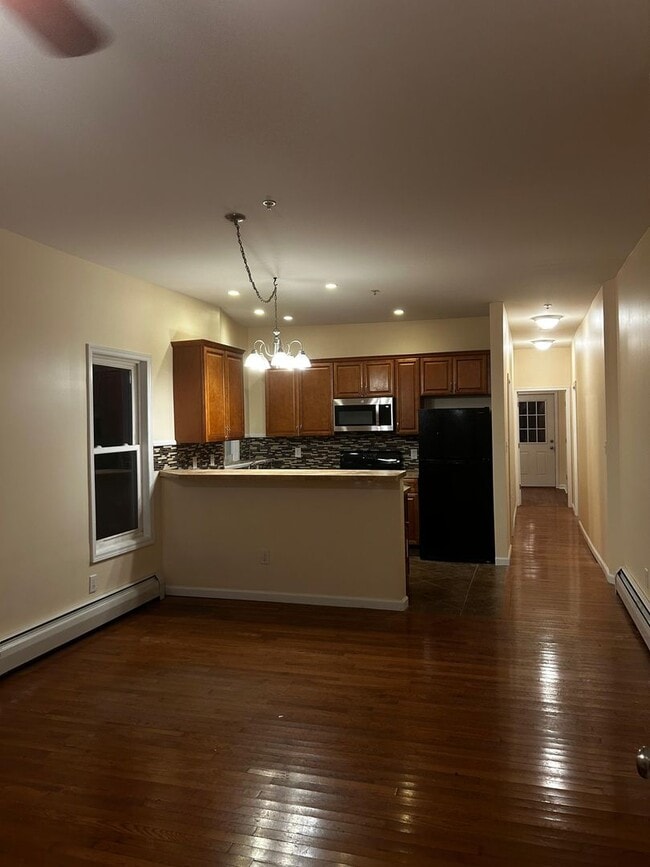 Building Photo - 1326 E Gibson St