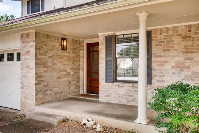 Building Photo - 11401 Oak Knoll Dr