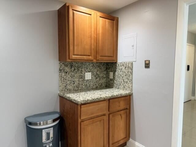 Building Photo - 4154 Inverrary Dr