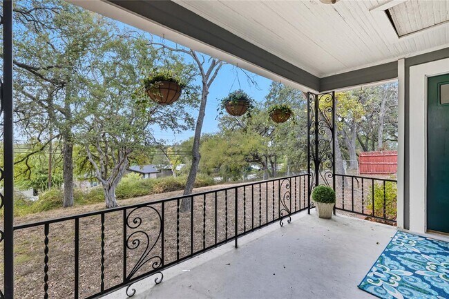 Building Photo - 3003 Burleson Rd