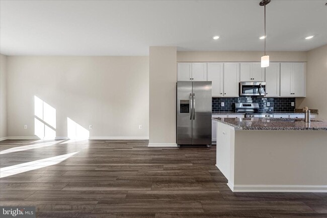 Building Photo - 403 18th Ave