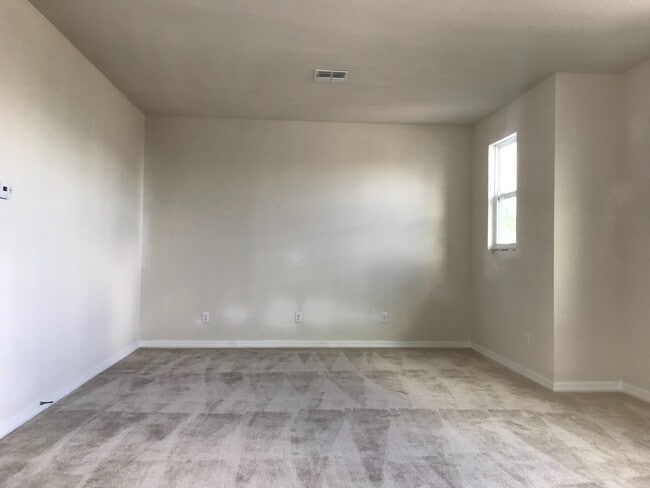 Building Photo - 3 Bedroom 2 Bathroom Home with large loft / bonus room at Windstone in Windermere!!