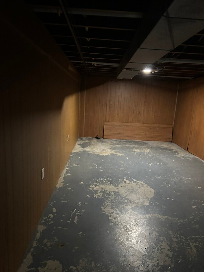 Building Photo - 1113 Wiener Dr