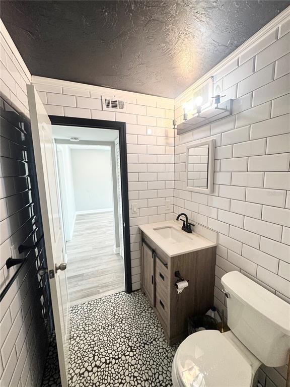 Building Photo - 3913 S Shade Ave