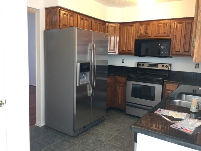 Building Photo - 100 Shinoak Valley