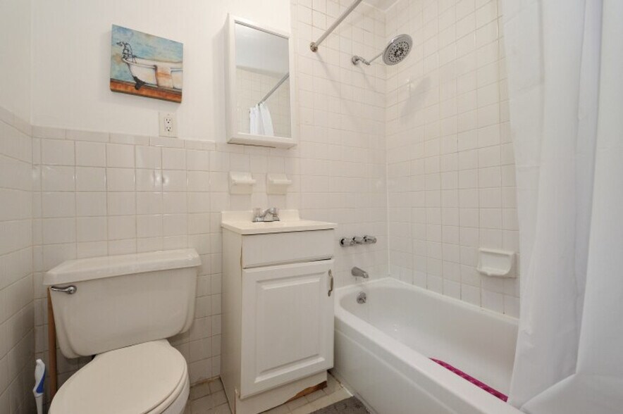 Building Photo - 649 9th Ave