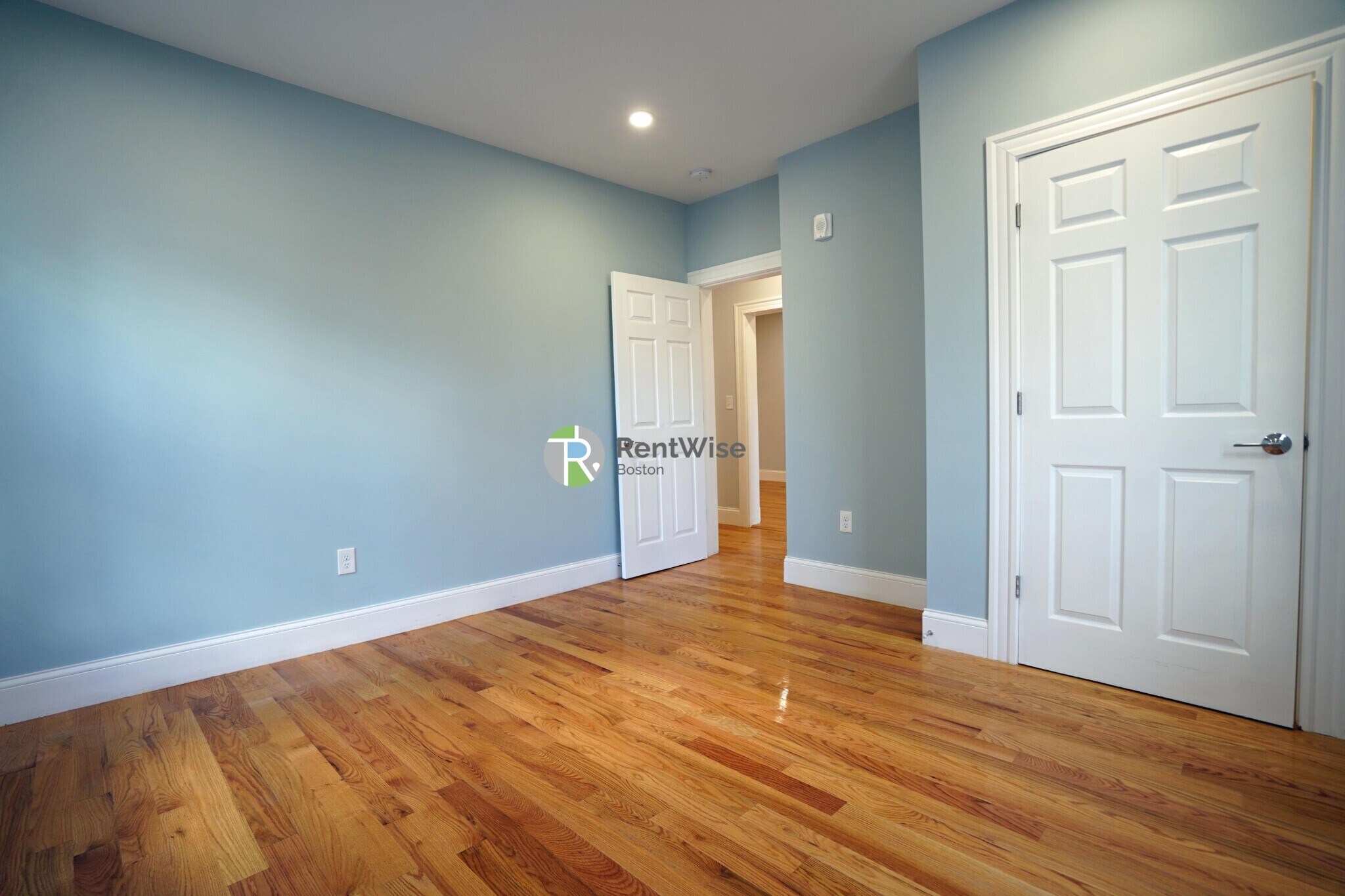 Building Photo - 374 Oxford St