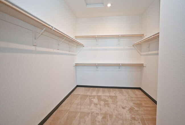 Building Photo - $5,190 - GORGEOUS FOUR BEDROOM HOME IN THE...