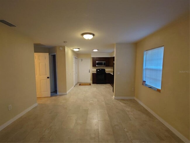 Building Photo - 917 Jensen Ave