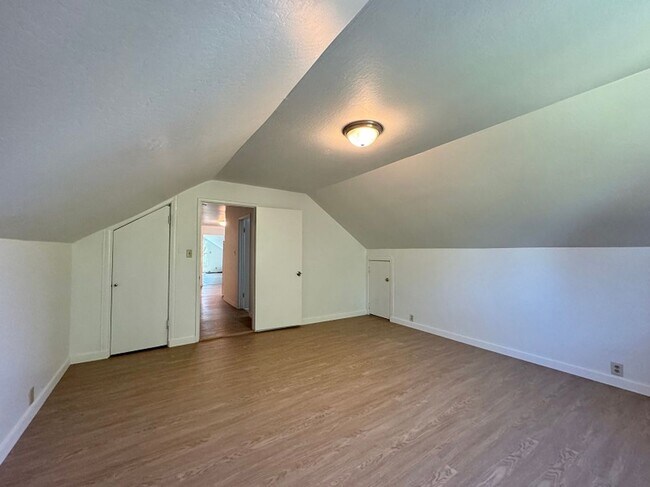Building Photo - 130-142 Underhill Drive