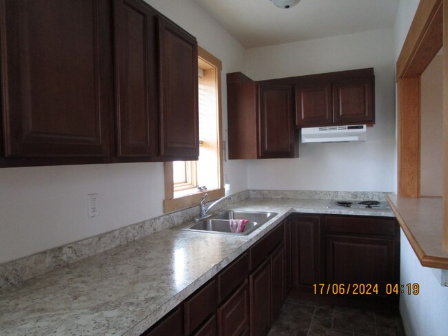 Building Photo - 608 Central Ave