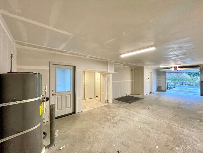 Building Photo - Great TownHome For Rent