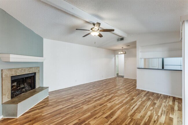 Building Photo - 6916 Scenic Brook Dr