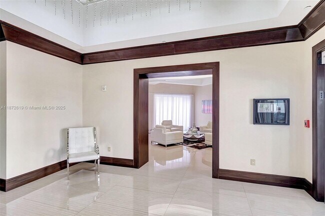 Building Photo - 16485 Collins Ave