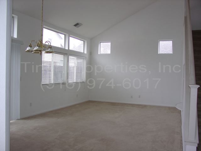 Building Photo - Laguna Gated Community