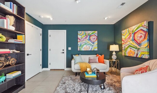 Building Photo - 2870 Tremont Pl